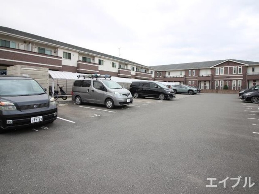 駐車場 ハピネス南里B棟