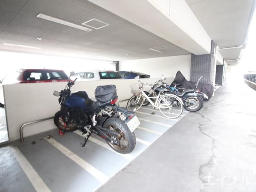 駐輪場 レブリアント福岡東