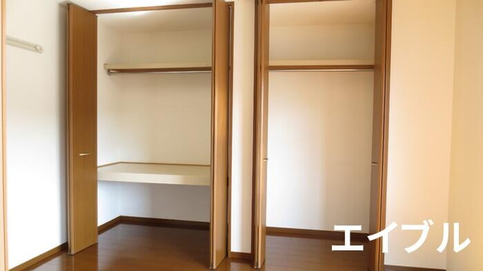 収納 イクスピアリ ベ マーイ