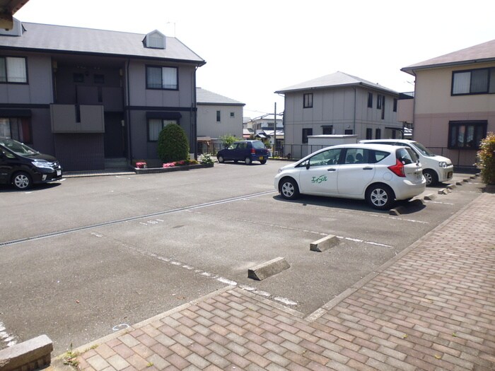 駐車場 ネオポリス津福Ａ