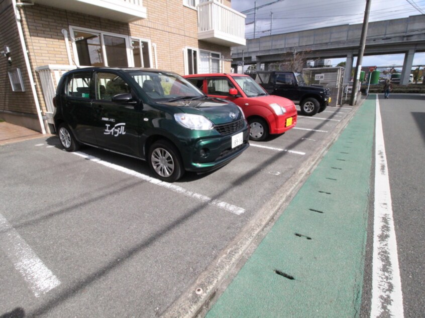 駐車場 セジュールゆいＢ棟