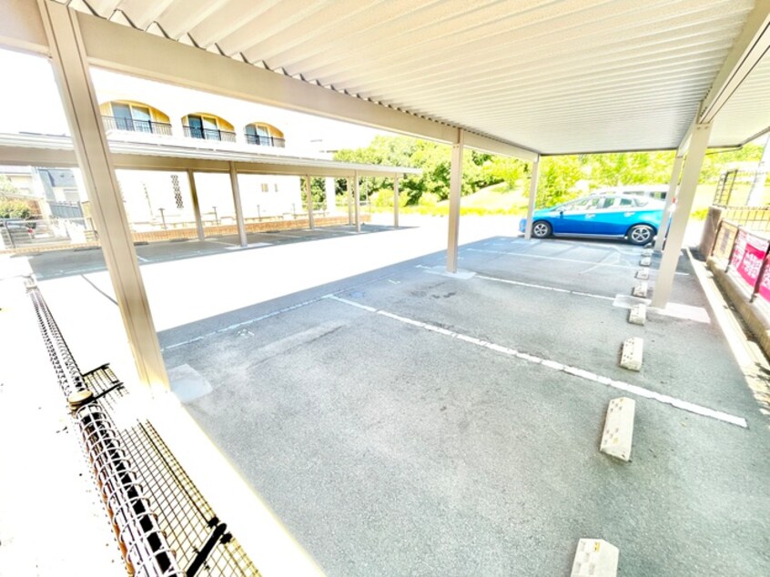 駐車場 サンライズ　ノア