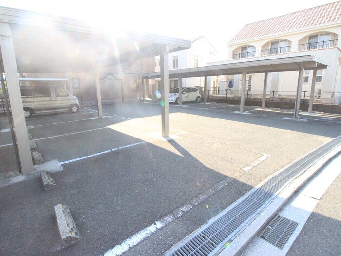 駐車場 サンライズ　ノア