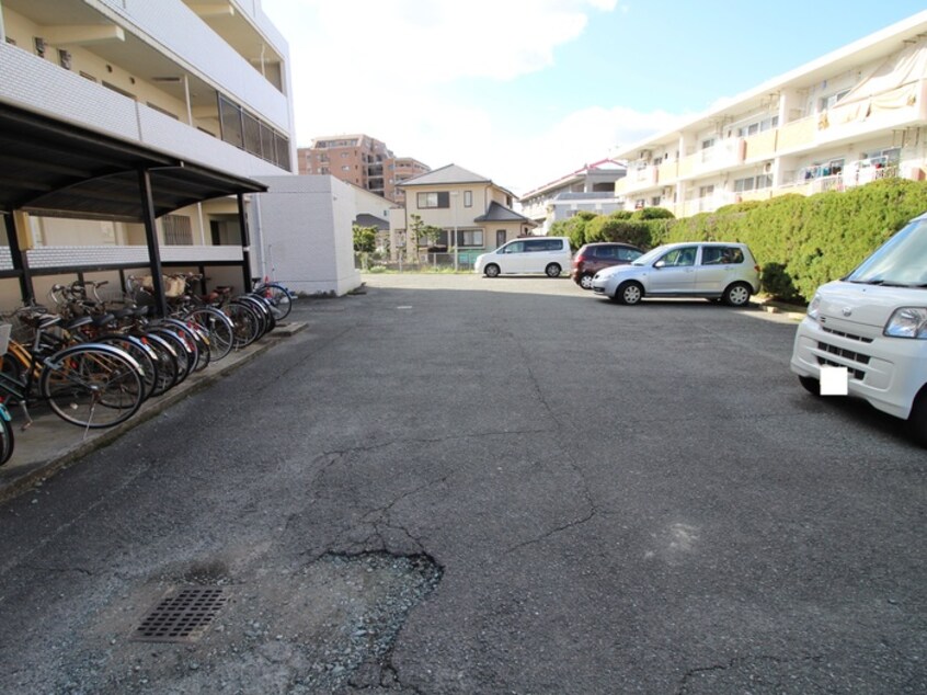 駐車場 合庭ビル