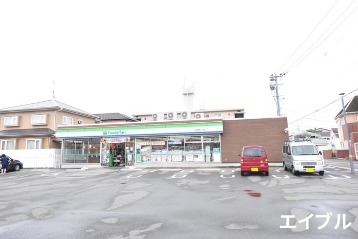 ファミリーマート福岡柳瀬一丁目店(コンビニ)まで300m シャトレーハイツ佐藤