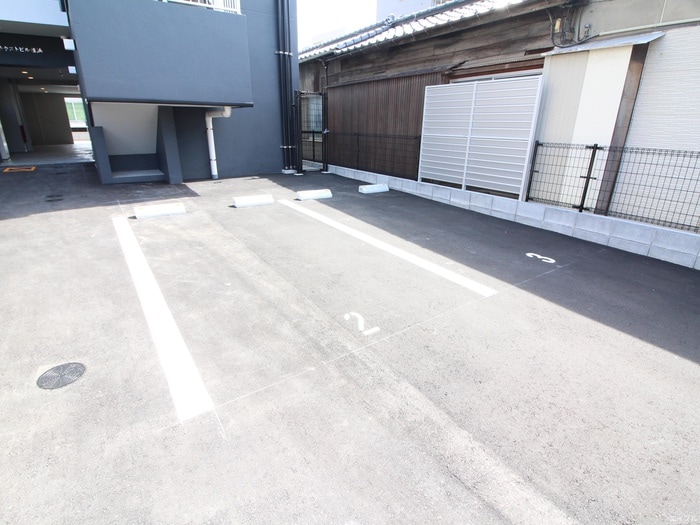 駐車場 トラストビル姪浜