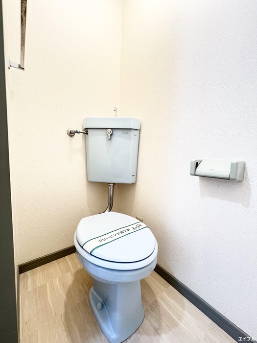 トイレ パインコ－トＢ