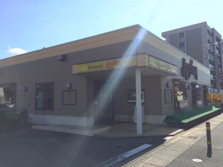 ジョイフル三苫店(その他飲食（ファミレスなど）)まで100m パインコ－トＢ