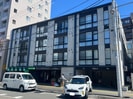 アルファスクエア学園前の外観