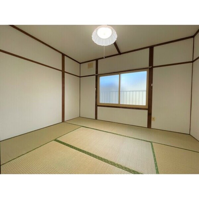 居室 ハイツルナ