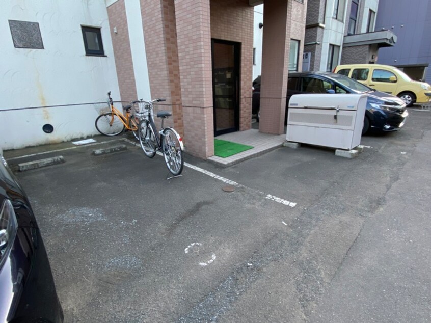 駐車場 Ariete Seven