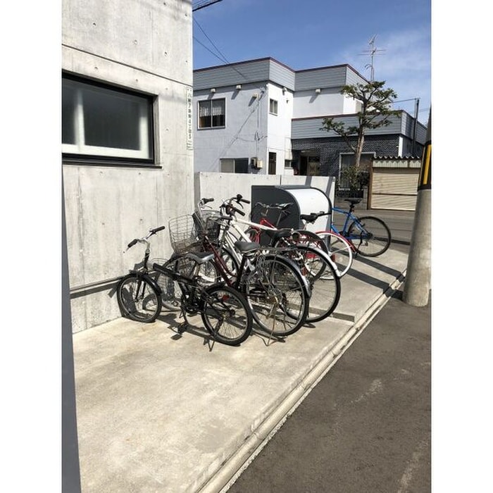 駐輪場 ミカエルアルファⅢ