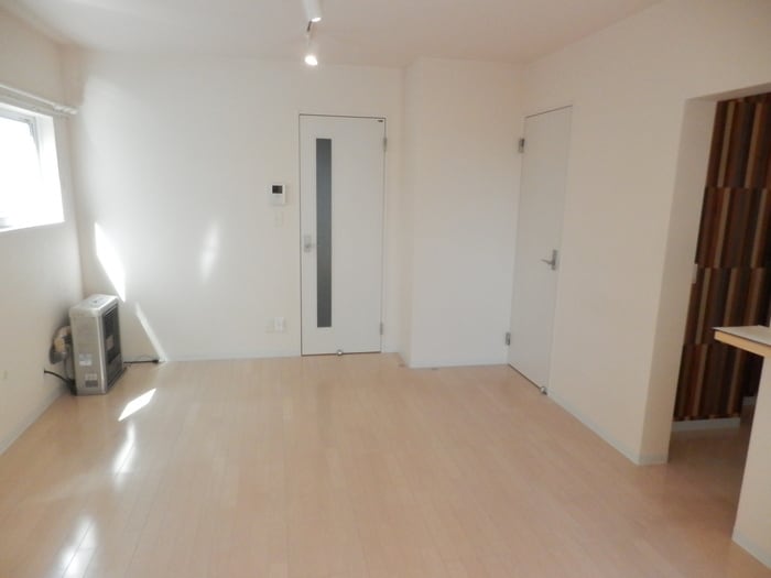 居室 エミネンス南郷１４