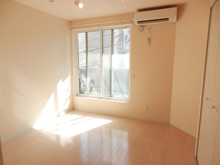 居室 エミネンス南郷１４