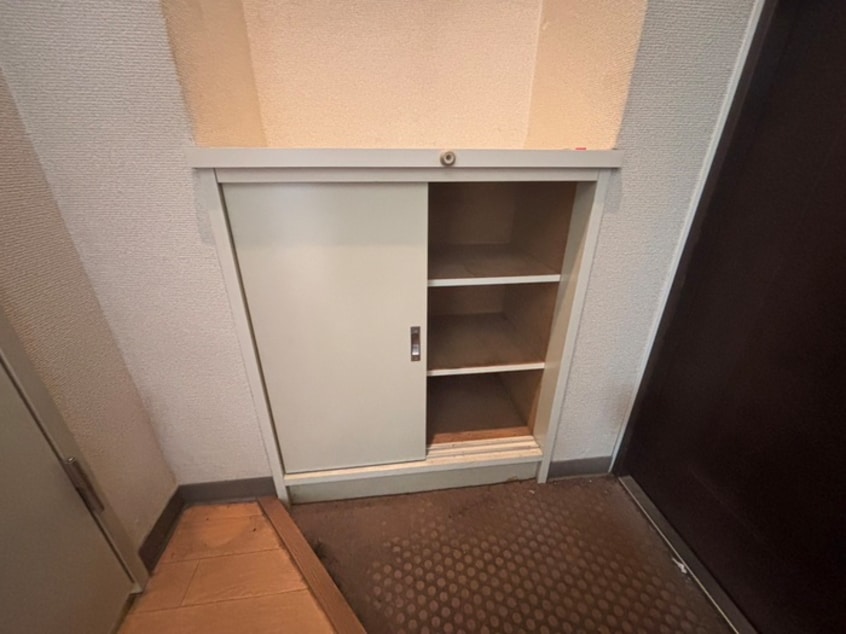 靴箱 藤井ビル　中の島カサデュ－ク