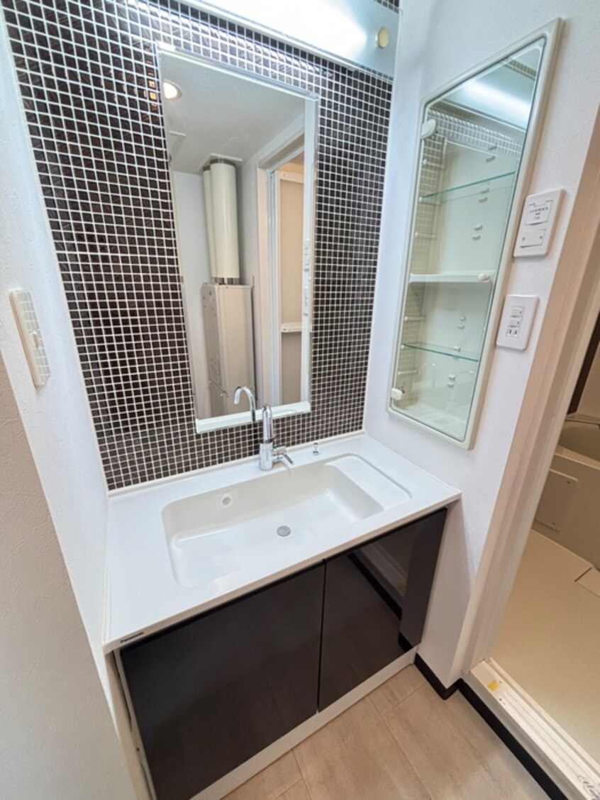 洗面 Ｉ　ＸＩＩＩ　表参道