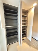 靴箱 Ｉ　ＸＩＩＩ　表参道