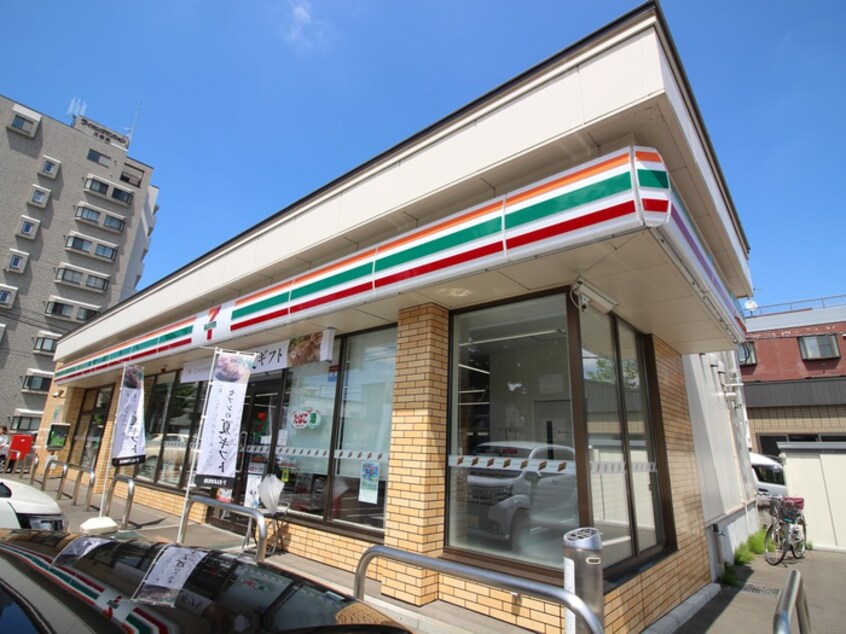 セブンイレブン(コンビニ)まで280m ライフコ－ト月寒