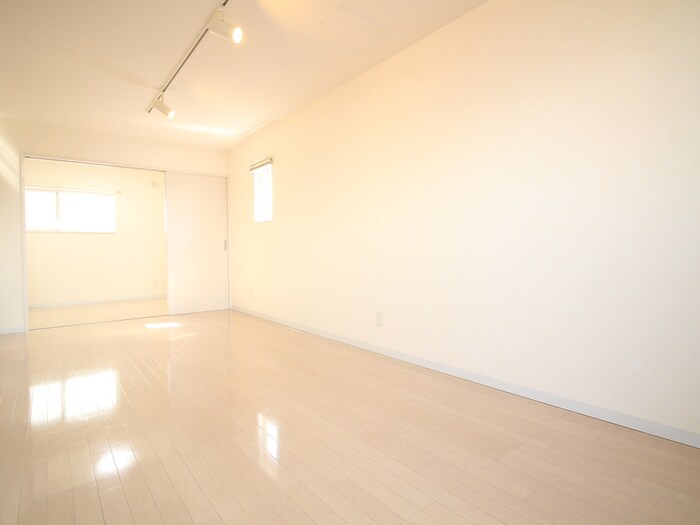 居室 ＥＭＩＮＥＮＣＥ美園８５