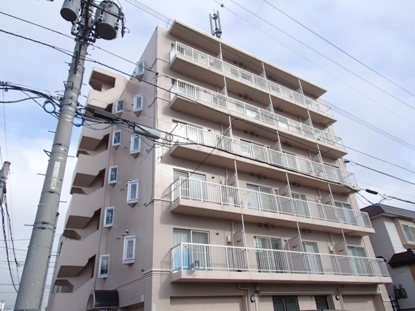 外観写真 Ｐｒｅ　Ｄｏｎｉａ中の島