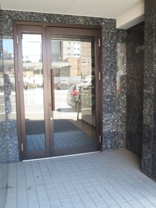 エントランス部分 ル－ブル５条館