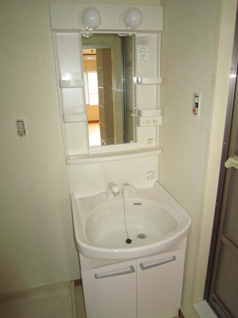 収納 キャピタル神宮