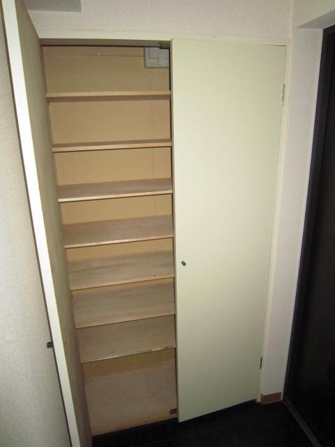 靴箱 キャピタル神宮