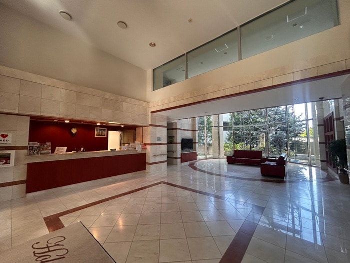 エントランス部分 ホ－リ－フォ－ト南平岸