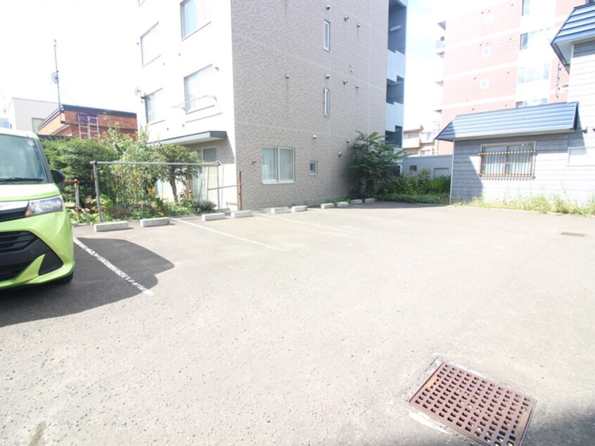 駐車場 ﾌｧﾝﾀｼﾞｰｱﾍﾞﾆｭｰ広和 No.17