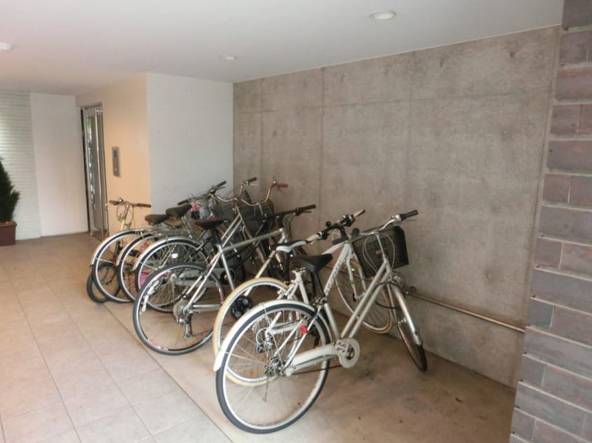 駐輪場 ａｌｂａ  ｍｅｗ