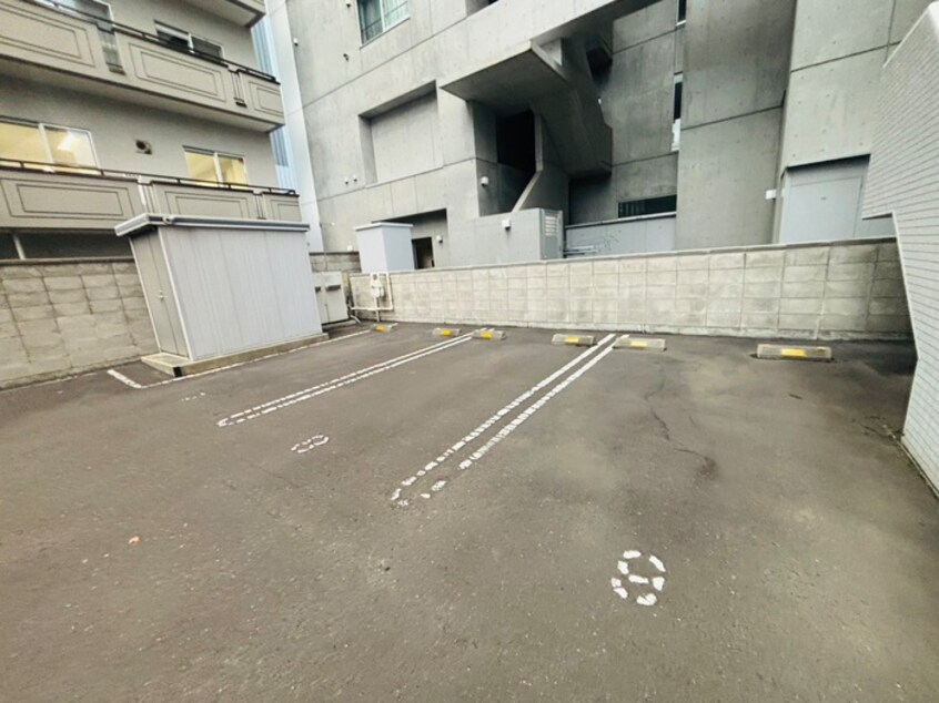 駐車場 ゾネ医大キャンパス前