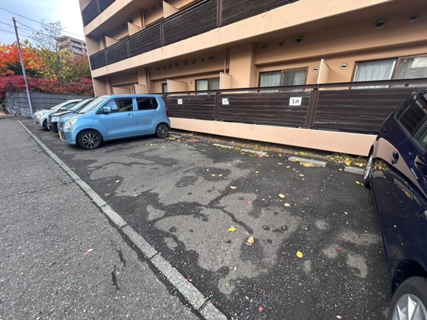 駐車場 メトロサイドコーポ