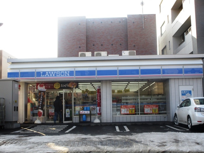 ローソン(コンビニ)まで450m Claro
