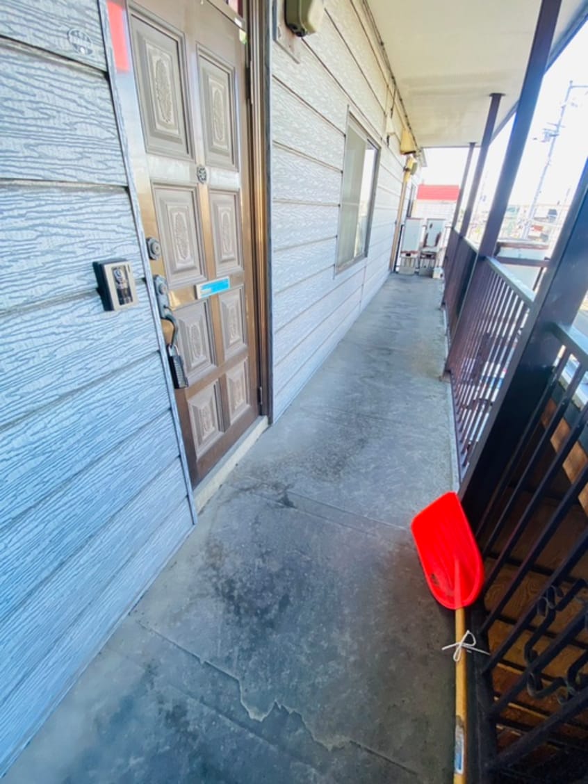 エントランス部分 エイトハイツ