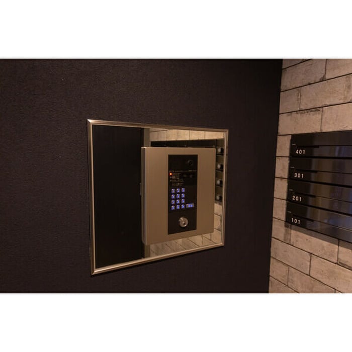 エントランス部分 ブルーイング西町北