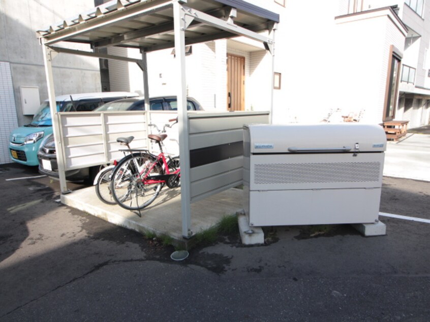 駐輪場 Ｌａ・Ｌｕｃｅ　ラ・ル－チェ