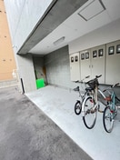 バイク置き場 桂和レジデンス裏参道