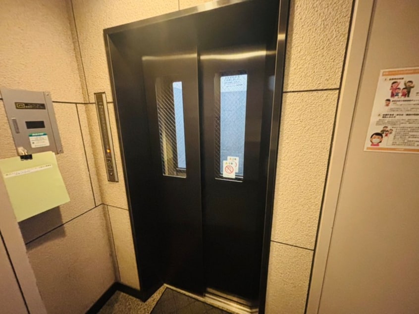 建物設備 サンタの館裏参道