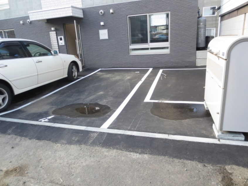 駐車場 Platine月寒東