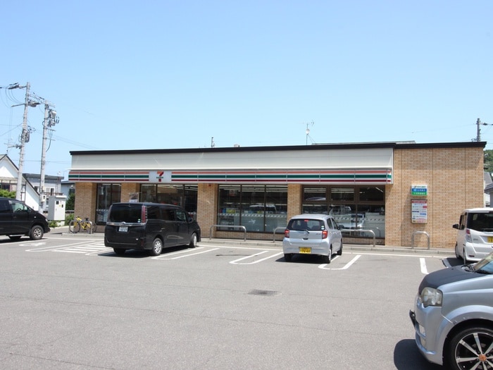 セブンイレブン(コンビニ)まで1700m Louvre真駒内