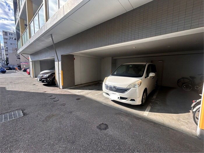 駐車場 フローラ中の島