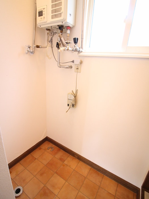 洗濯機置場 プリマベ－ラ西岡