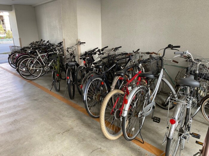 駐輪場 ＶＩ　ＯＬＥＴＴＡ