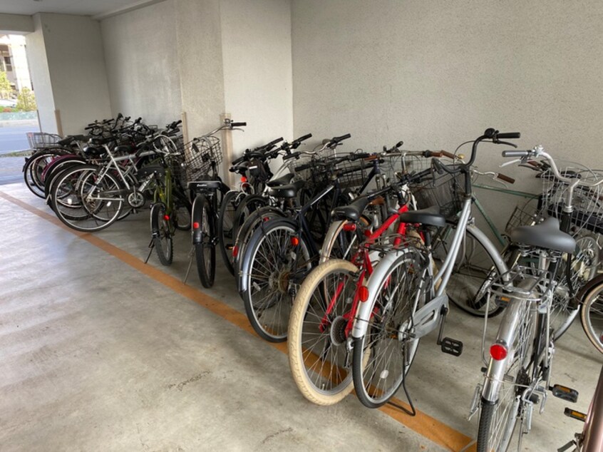 駐輪場 ＶＩ　ＯＬＥＴＴＡ