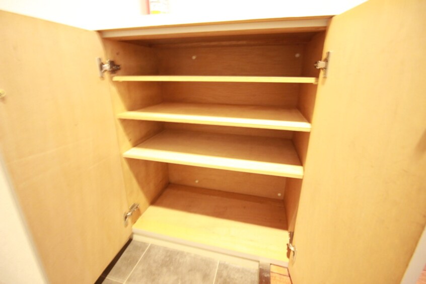 靴箱 INOVE札幌南7条Ⅰ