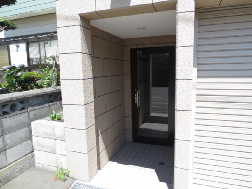 エントランス部分 メリ－ド－ム月寒