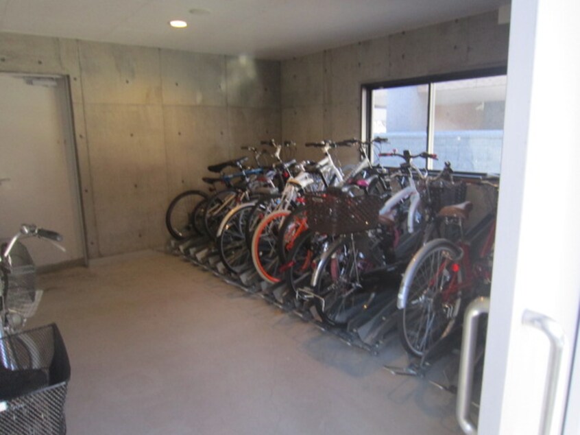 駐輪場 ローザンヌ南９条