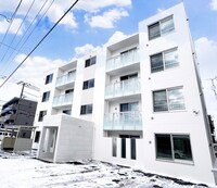 ＡｙｕＲｅｎａＨｉｌｌｓ