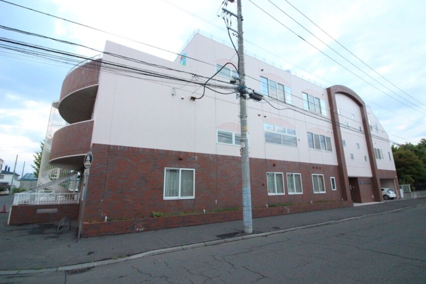 白石中央保育園(幼稚園/保育園)まで170m レジデンス白石中央Ⅰ