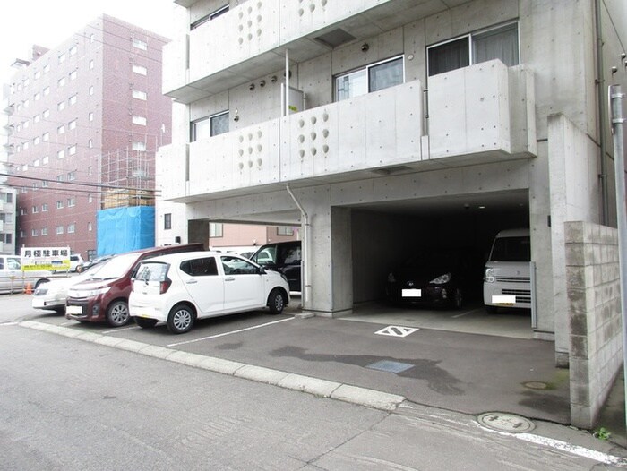 駐車場 ＩSグランデ札幌